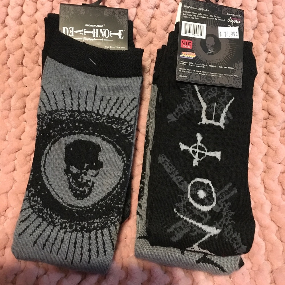 NWT DEATH NOTE CREW SOCKS 2 pack of socks ONE SIZE FITS MOST